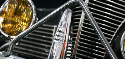 Chevrolet Deluxe 1937 front close up view