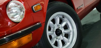 Datsun 240Z front left closeup view