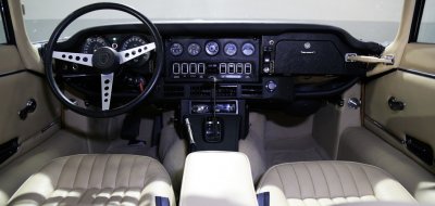 Jaguar E-Type 1972 interior view